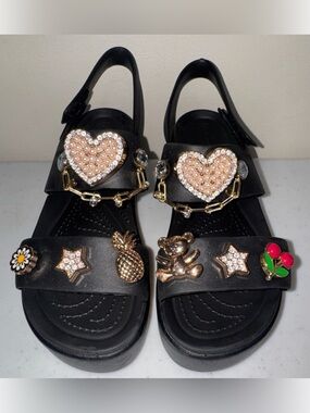 Crocs Brooklyn Platform Sandals Black W7 w/ Charms
